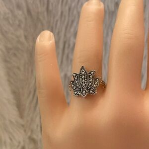 Elegant Silver Leaf Ring Size 7